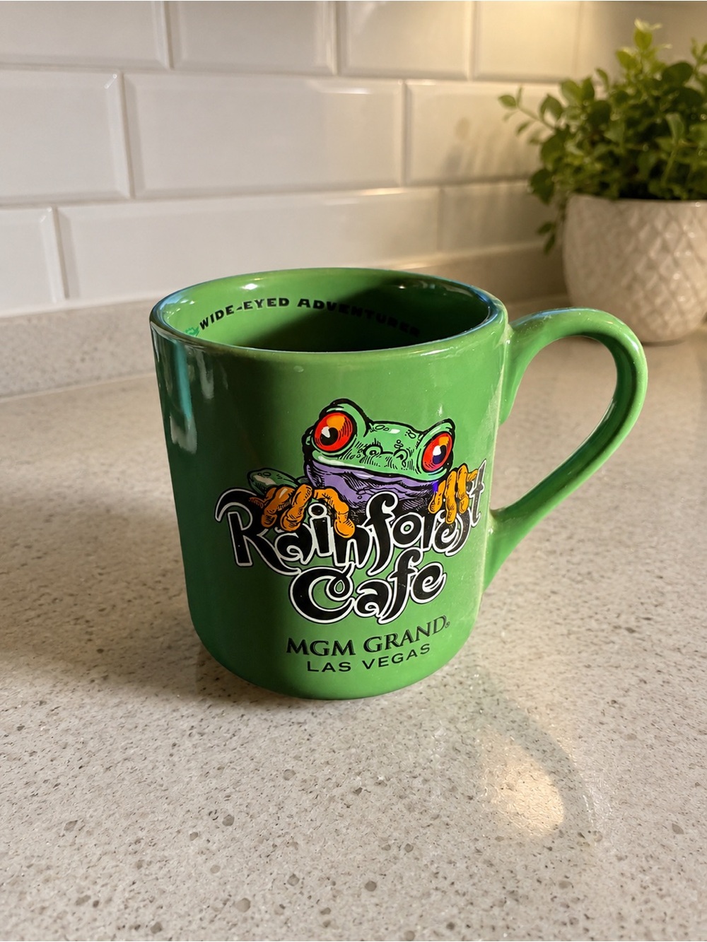 Vintage 2000 Rainforest Cafe MGM Grand Las Vegas Cha! Cha! Frog Green Mug 16 oz